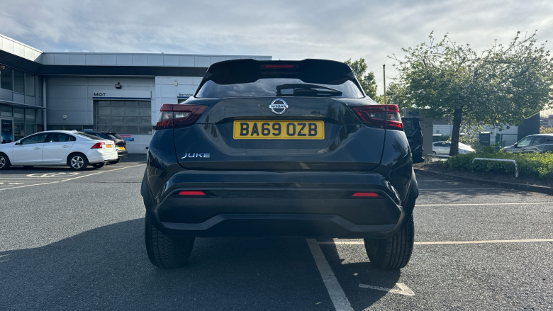 Nissan Juke 1.0 DiG-T N-Connecta 5dr Petrol Hatchback